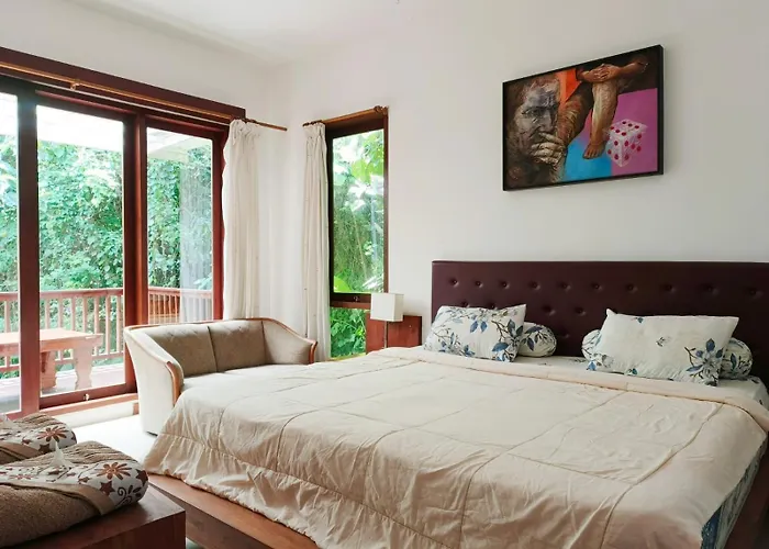 Malathi View House With Shared Pool